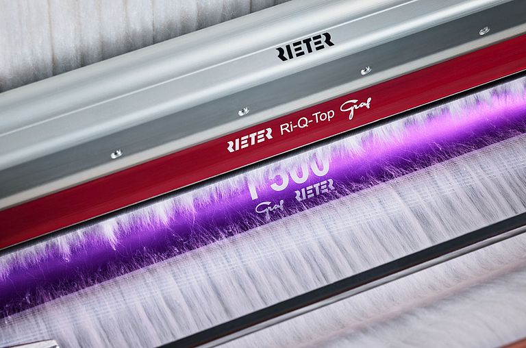 Combing with Ri-Q-Top comb and i 500 circular comb